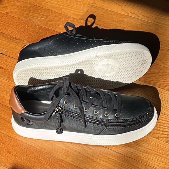 Billy Low Sneaker Wrap Around Zipper Black with White Sole Women's Size 6.5 - Picture 2 of 8